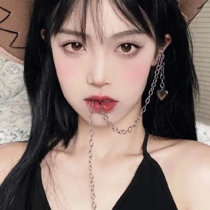 厉少的闪婚娇妻有点甜